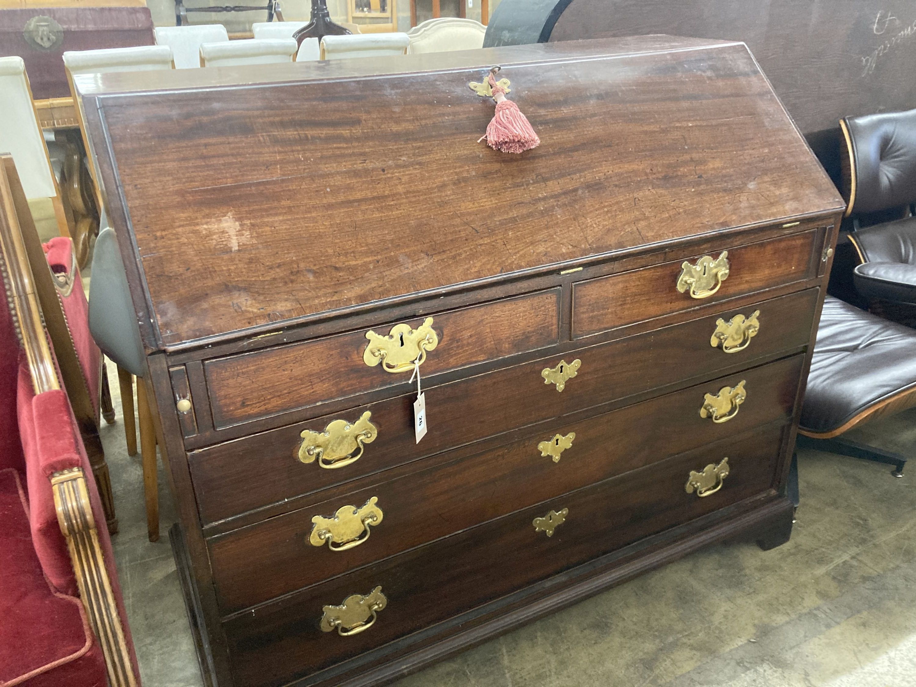 A George III mahogany bureau, width 122cm, depth 56cm, height 105cm